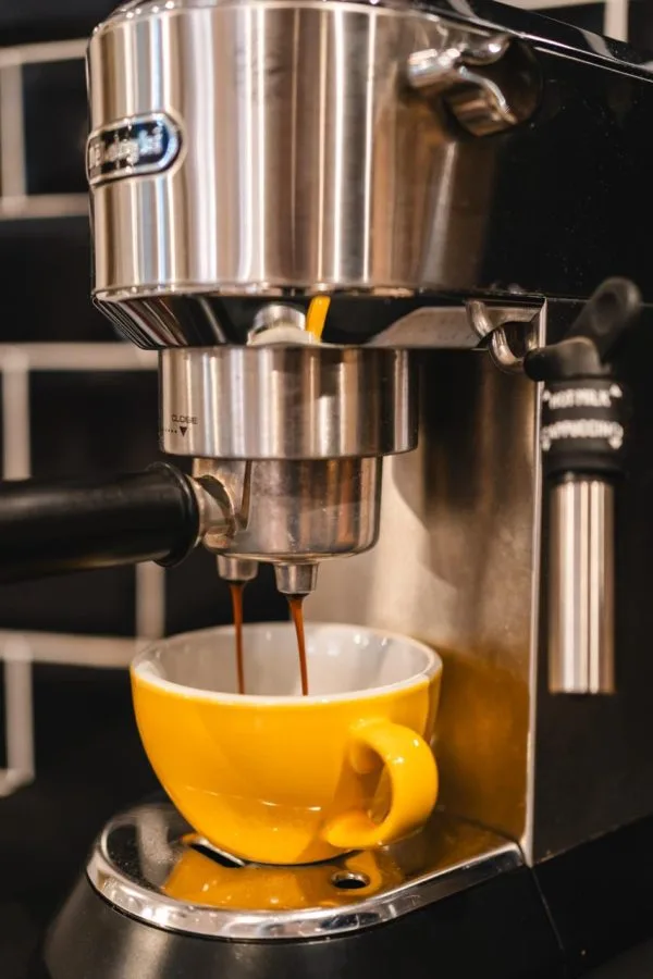 delonghi starts a shot Curs de Espresso - Inveti la Prajitorie pe Echipamentul tau